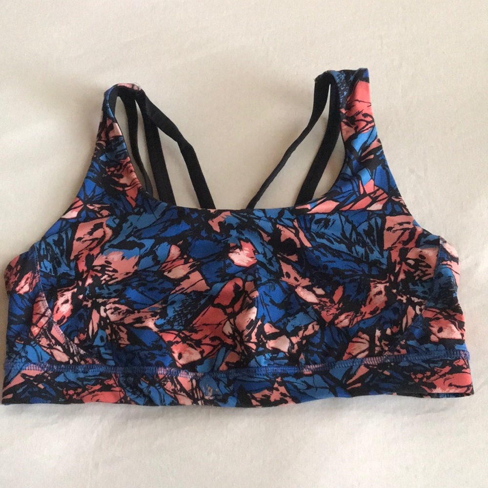 Lululemon sports bra